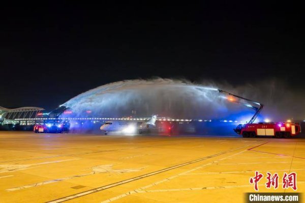 信捷策路 上海迎来首条中国国产C909执飞国际航线