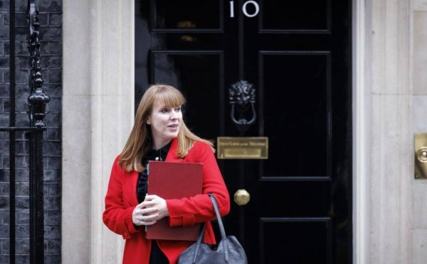 中岩投资 欠缴房屋税款 英国副首相兼住房大臣安杰拉·雷纳辞职