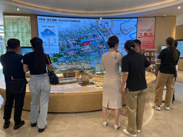 诚信-优配 楼市“沪六条”实施首个周末：刚需族加速入场，有看房者一出手就买两套